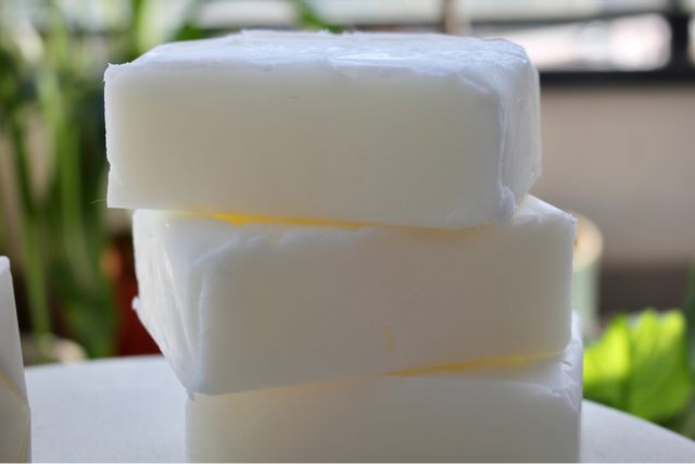 Crema y cacao labial de sebo res natural