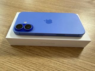 iPhone 16 Azul