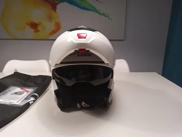 Casco de moto blanco Nolan n91 evo.