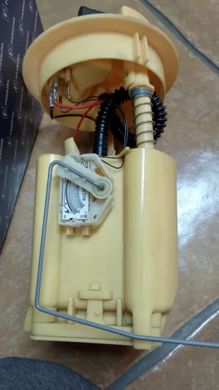 Bomba combustible Peugeot 406 2.0 TDI