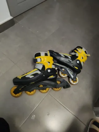 Patines en línea negros y amarillos talla 38-41