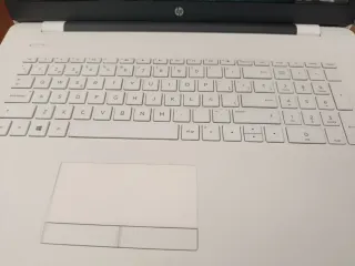 Portátil HP 17" Blanco y Negro
