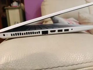 Portátil HP 17" Blanco y Negro