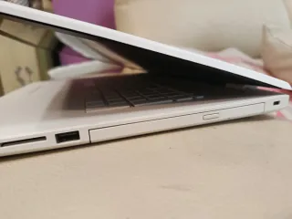 Portátil HP 17" Blanco y Negro