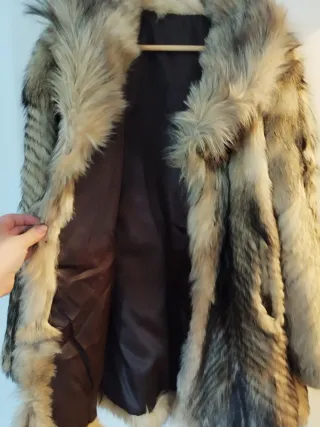 Abrigo de piel auténtica,piel lobo.
