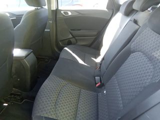 Kia Ceed 1.6 CRDi 100kW (136CV) Drive
