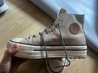 Zapatillas Victoria estilo Converse Beige