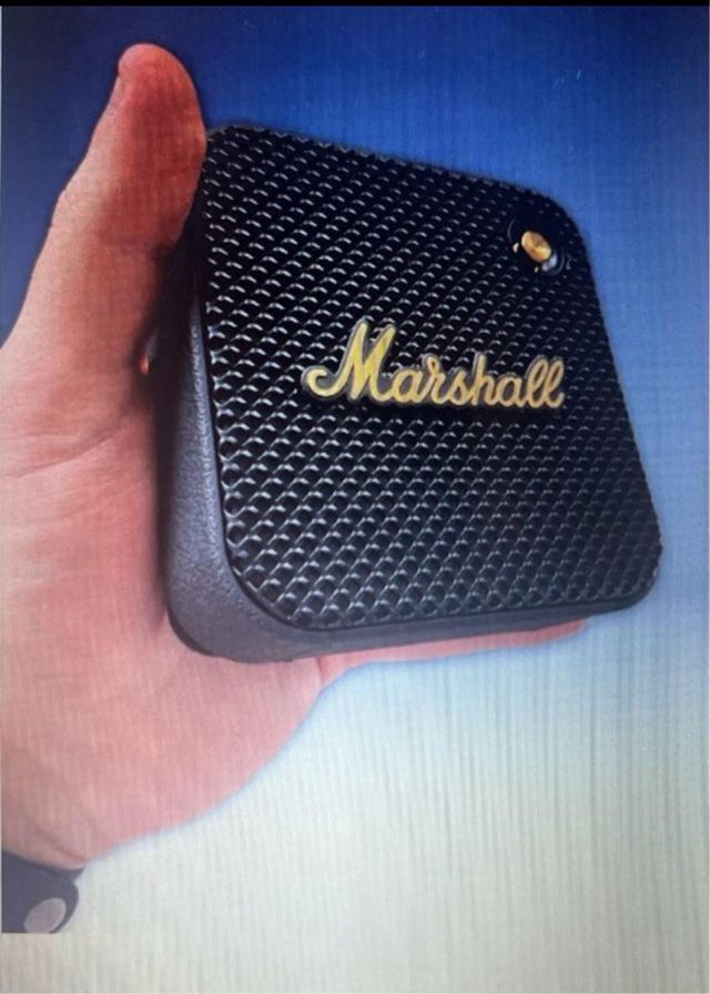 Altavoz Marshall Negro y Dorado