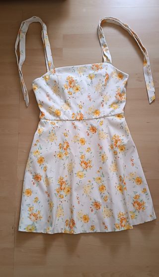 Zara Vestido Tirantes Flores. Talla L