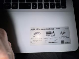 Portátil ASUS blanco 