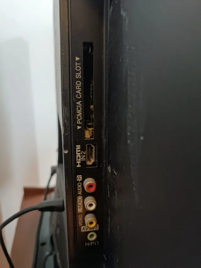 Televisor LG Negro con Mando