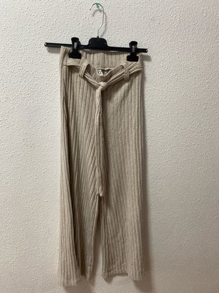 Pantalón Stradivarius Talla XS Beige
