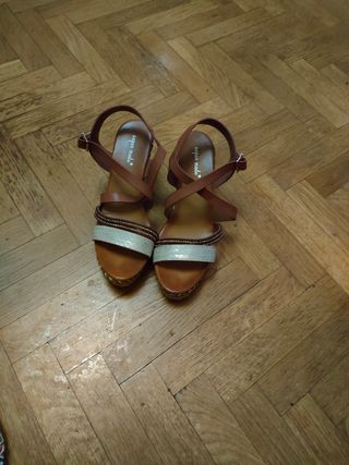 URGE Venta Sandalias de cuña  con cristalitos 