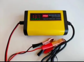 Cargador de Baterías Inteligente Digital