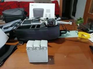 Dron DJI Mini 3 Pro + Fly More Kit