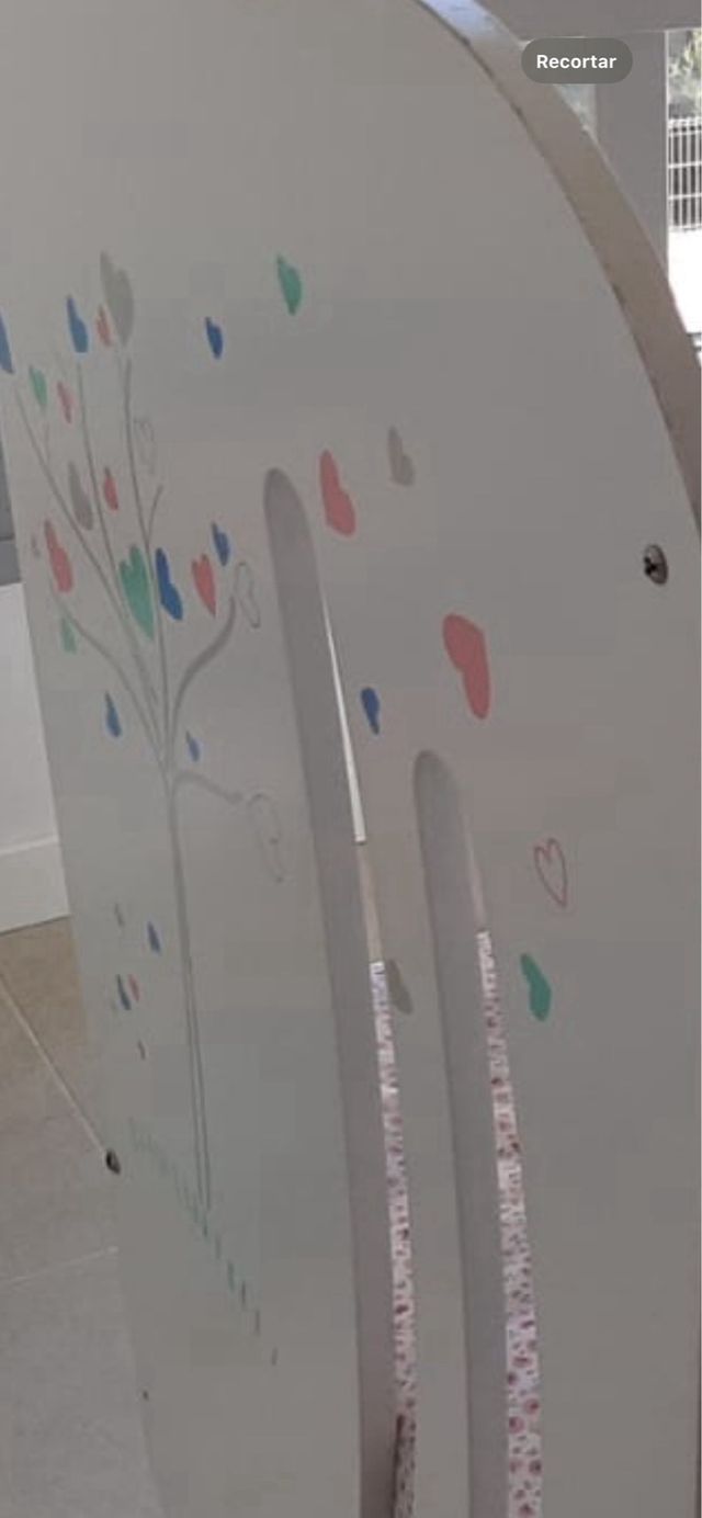 Cuna blanca para bebé con colchón