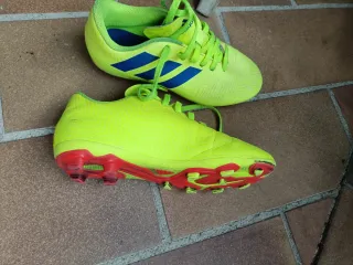 Botas de fútbol Adidas Multitaco Talla 33/5
