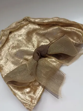 Conjunto dorado con lazos para disfraz o fotos esp