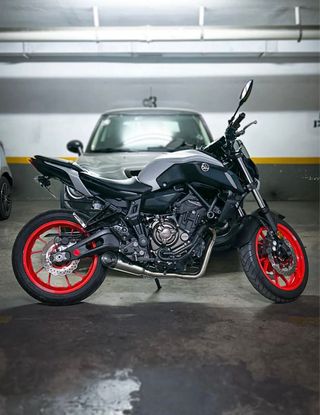 Escape Yamaha MT-07 / R7