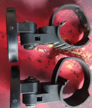 Catadióptricos y luz auxiliar para bicicleta