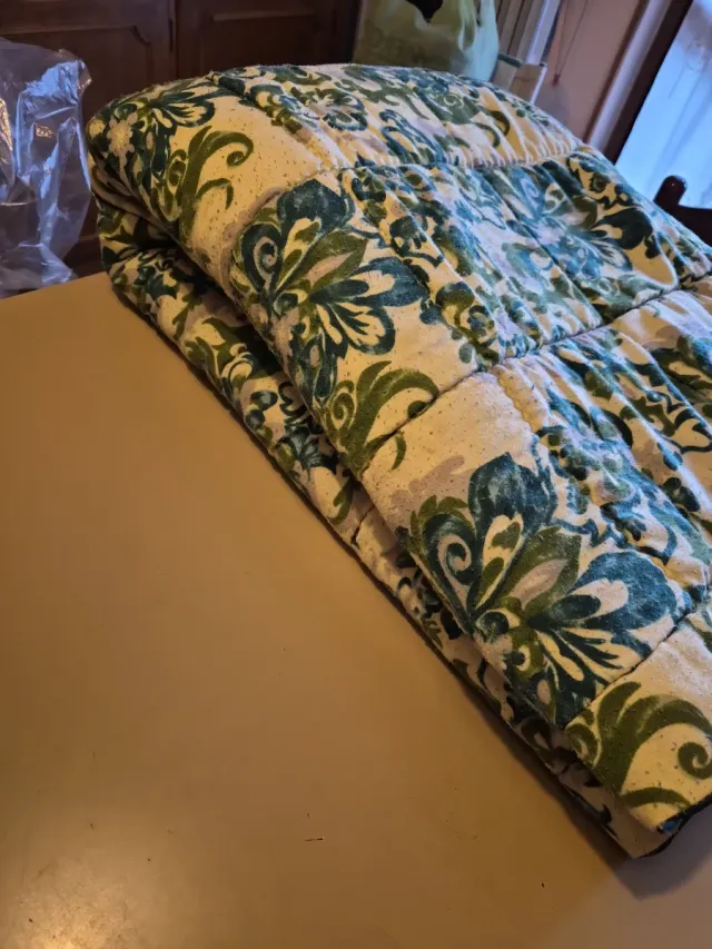 Trapunta invernale vintage beige e verde