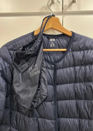 Chaqueta Uniqlo acolchada azul