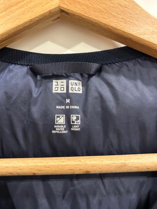 Chaqueta Uniqlo acolchada azul