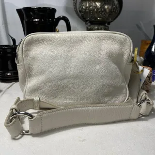 Bolso Bimba y Lola Piel. Bandolera con Cremalleras