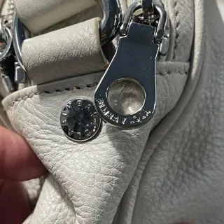 Bolso Bimba y Lola Piel. Bandolera con Cremalleras