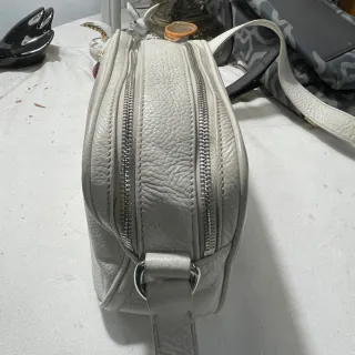 Bolso Bimba y Lola Piel. Bandolera con Cremalleras