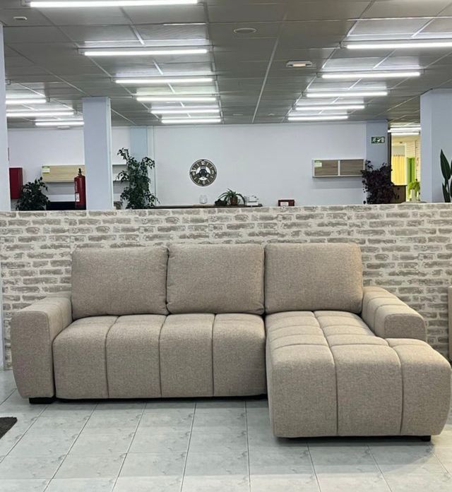 Sofa de alta gama en oferta con cama y arcon