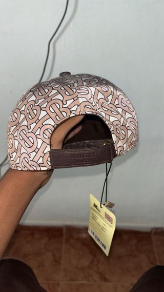 Gorra Burberry Monogram Beige y Marrón