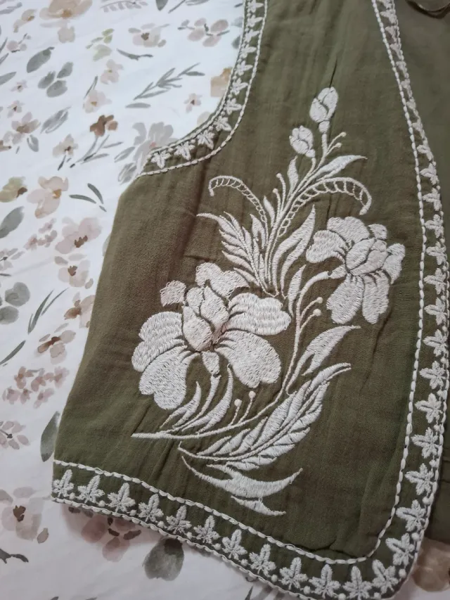 Chaleco verde bordado floral XL