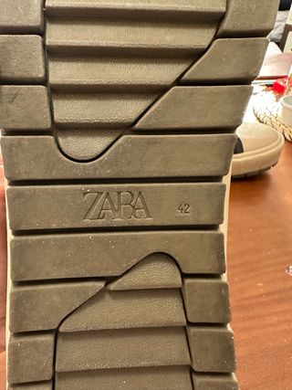Zapatillas bota Zara hombre grises y beige
