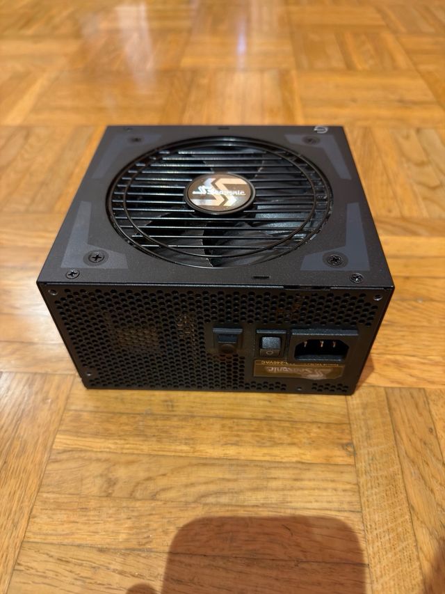 Fonte de alimentação Seasonic Focus+ 550W 80+ G