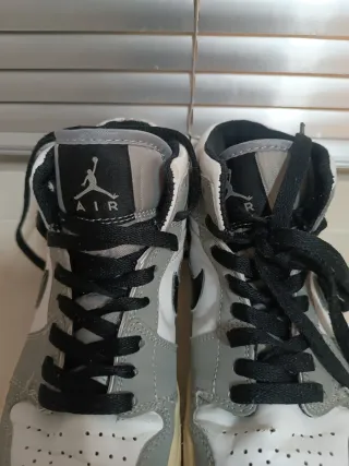 Zapatillas similar a modelo Nike Air Jordan 1 Mid