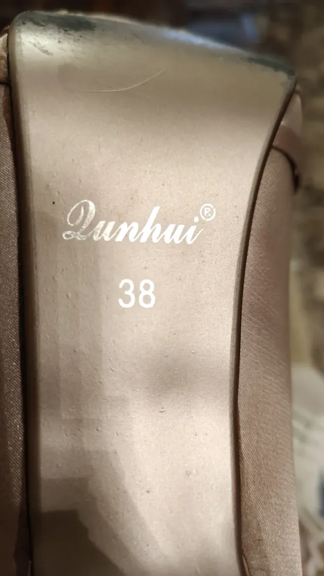 Zapatos dorados fiesta peep toe