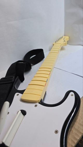 Guitarra +  Bateria + Microfono
Rockband 1 y 2 Ps3
