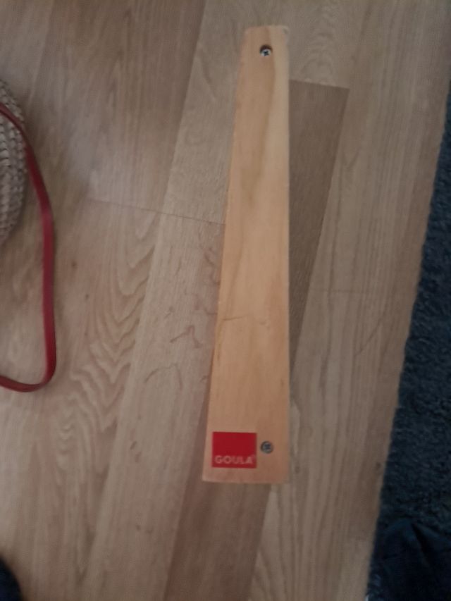 Ábaco de madera con cuentas de colores