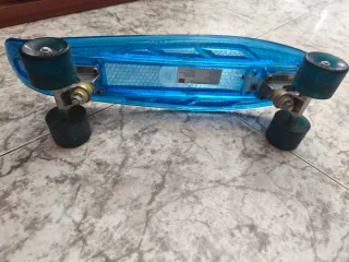 Skateboard Transparente Azul Niños