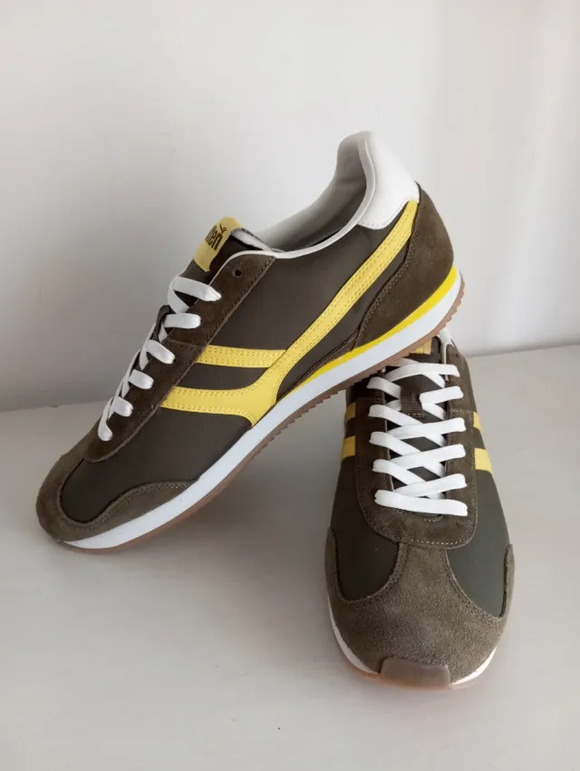 Zapatillas caqui y amarillas de hombre Often