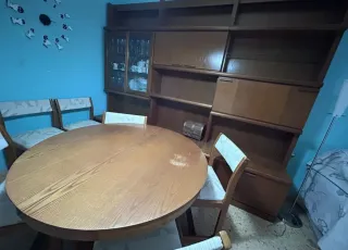 Muebles de salón de madera.