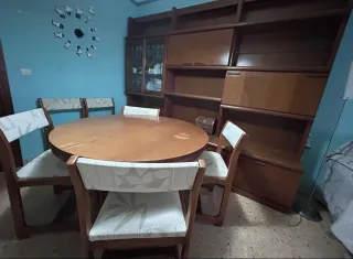 Muebles de salón de madera.