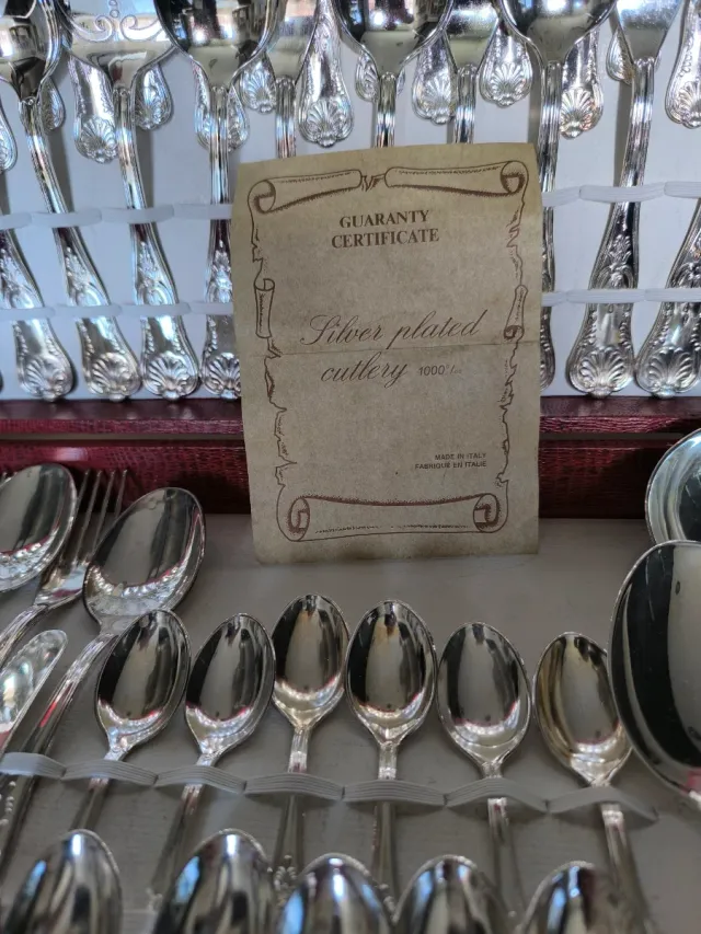 Cubertería plateada 1000