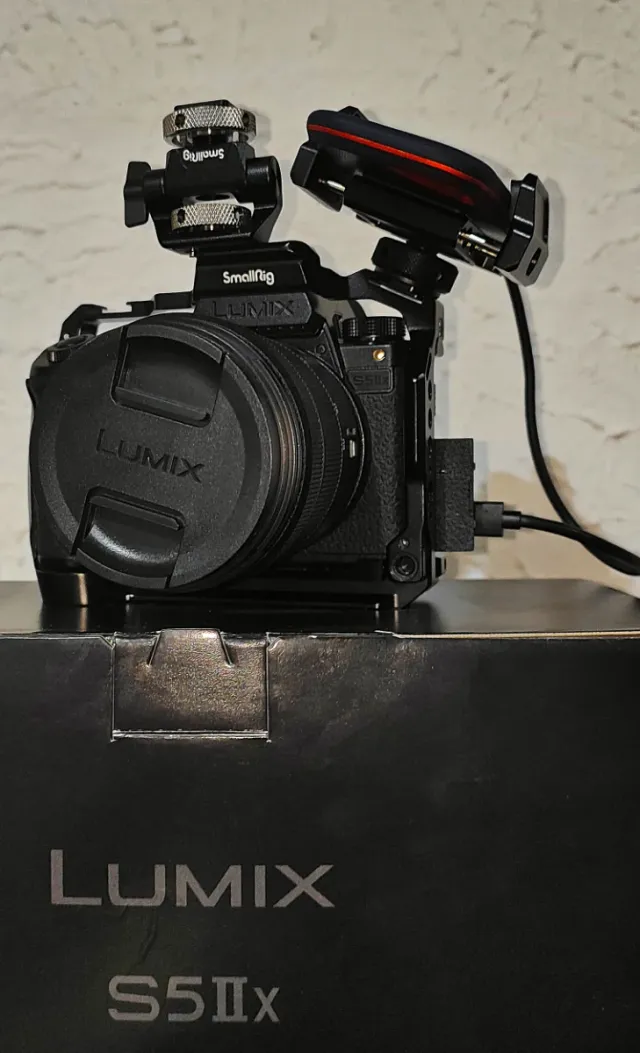 Cámara Panasonic Lumix S5IIX+DiscoExterno+Monturas