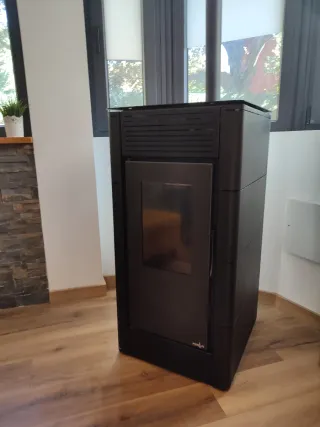 Estufa Pellets Ferlux Selena 15 Hidro