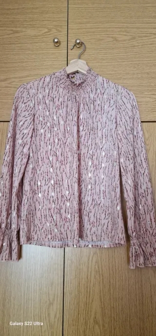 Blusa/Camiseta rosa con estampado