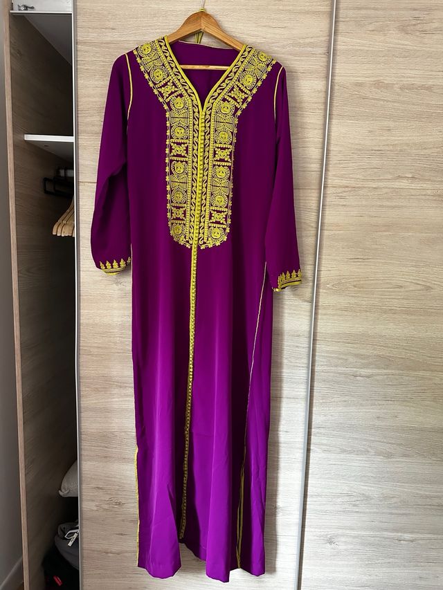 Vestido Marroquí Morado Bordado Dorado Talla Única