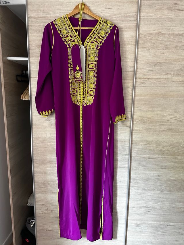 Vestido Marroquí Morado Bordado Dorado Talla Única