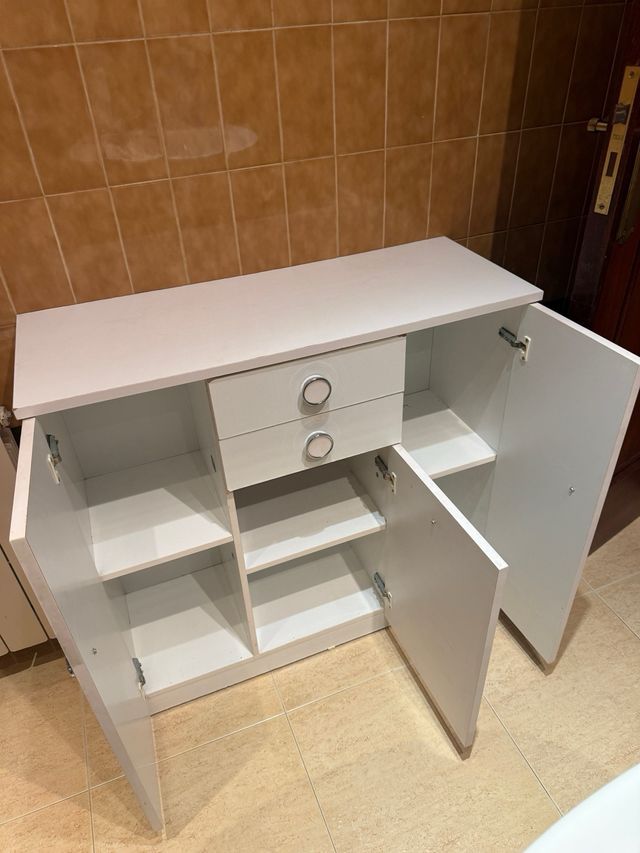 Mueble de baño blanco